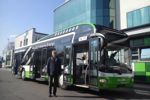 Hybrydowy autobus MANa na ulicach Białegostoku