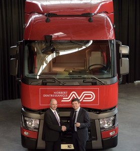 530 kolejnych pojazdów Renault Trucks dla firmy transportowej