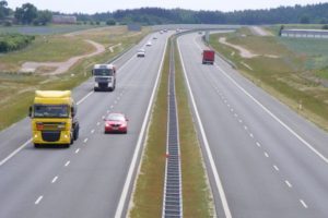 Zakaz wyprzedzania dla ciężarówek na autostradach i drogach ekspresowych?