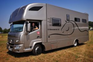 Renault Trucks D Cab 2 m najlepszy dla hodowców koni