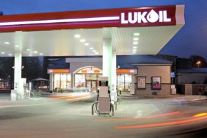 Sieć stacji paliw znika z Polski