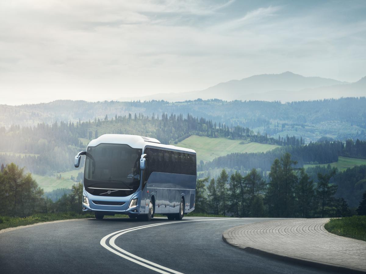 Nowe autobusy turystyczne Volvo TruckFocus.pl