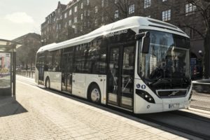 Volvo i Ełk podpisały umowę na dostawę miejskich autobusów hybrydowych