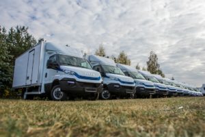 Dealer IVECO TNC przekazał 13 pojazdów Daily NP