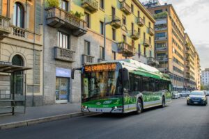 Mediolan zamawia kolejnych 100 Urbino 12 electric