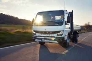 Daimler Truck uruchamia w Europie produkcję nowej lekkiej ciężarówki FUSO Canter