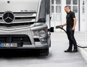 Daimler Truck buduje park ładowania elektrycznych ciężarówek