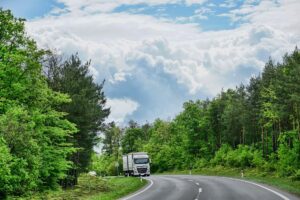 Firmy dołączają do koalicji na rzecz przejścia na zeroemisyjne ciężarówki