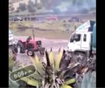 Traktor rozerwany podczas holowania - [film]
