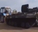 Ukraińscy cyganie ukradli czołg ciągnikiem