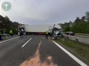 Poważny wypadek trzech ciężarówek na autostradzie A4