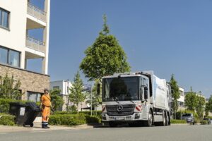 Na targach IFAT 2022 w Monachium Mercedes-Benz Trucks prezentuje zrównoważone rozwiązania mobilnościowe do zastosowań komunalnych