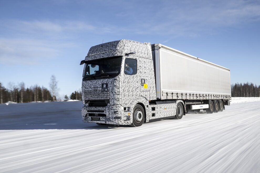 Testy ciężarówkek Mercedesa w Finlandii