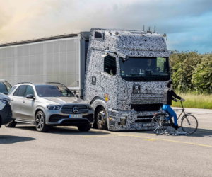 Daimler Truck testuje nowe i zmodernizowane systemy bezpieczeństwa