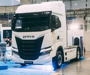 IVECO prezentuje elektryczny ciągnik siodłowy IVECO Heavy Duty Battery Electric Vehicle na Kongresie Nowej Mobilności