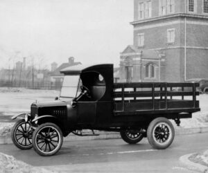 Ford TT czyli pradziadek modelu Transit – tak powstał pierwszy samochód dostawczy Ford