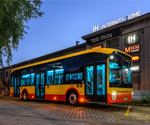 Dostawa osiemnastu nowych autobusów elektrycznych trafi do stolicy