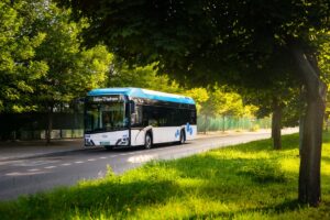 Płock inwestuje w transport wodorowy – 18 autobusów Solaris Urbino 12 hydrogen wzmocni flotę miejską