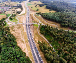2,7 mld zł z kieszeni przewoźników? Tak mają działać nowe opłaty drogowe.