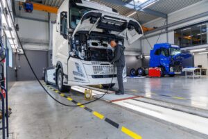 Ponad 200 homologacji OEM dla olejów Rubia. Co oznacza to dla współczesnych flot transportowych?