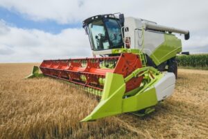 Turbodoładowanie w maszynach rolniczych – jak sprawnie realizować zlecenia na rynku agro?