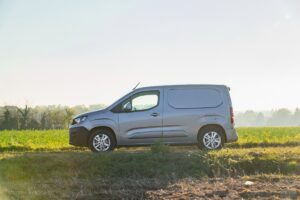 Co sprawdzić przed zakupem, co wymienić po? Peugeot Partner i kłopoty z silnikami BlueHDi i PureTech.